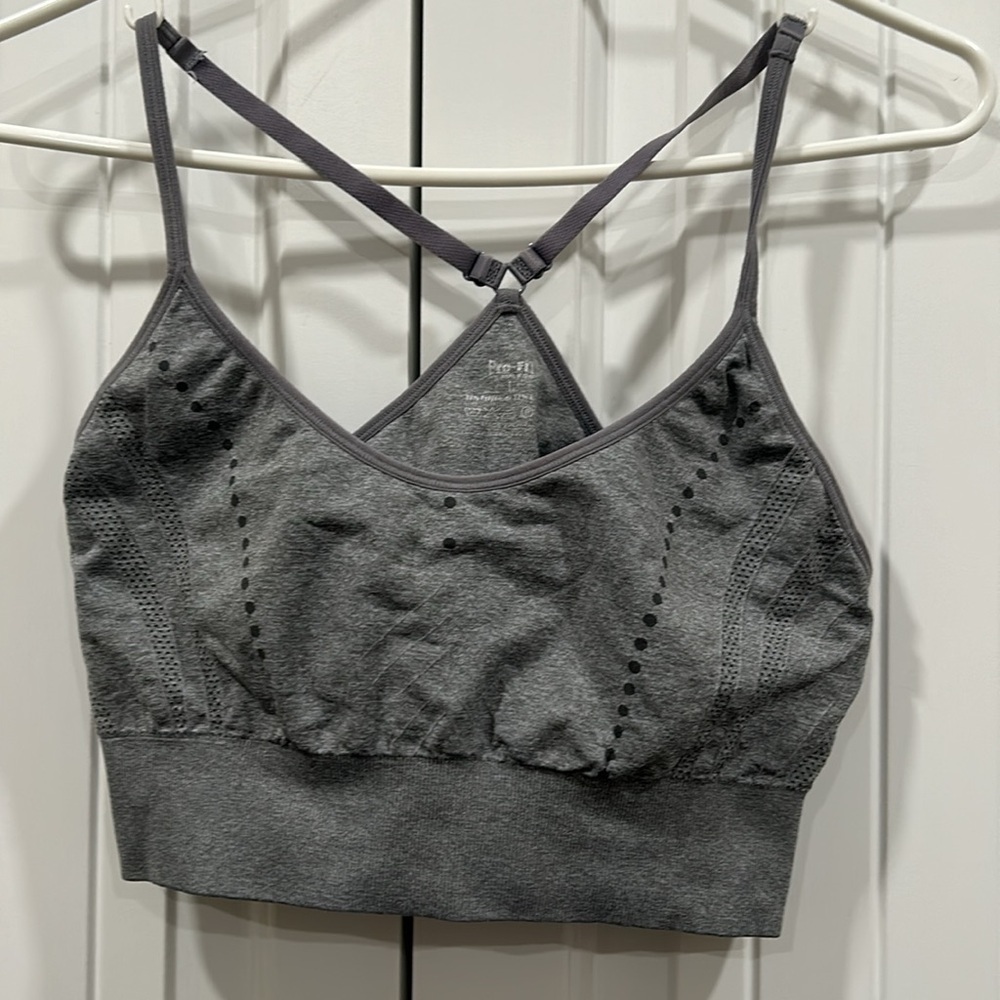 Pro-Fit Seamless Racerback Sports Bra - Picture 3 of 6